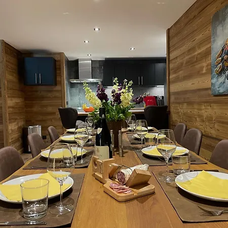Tetra Apartment *