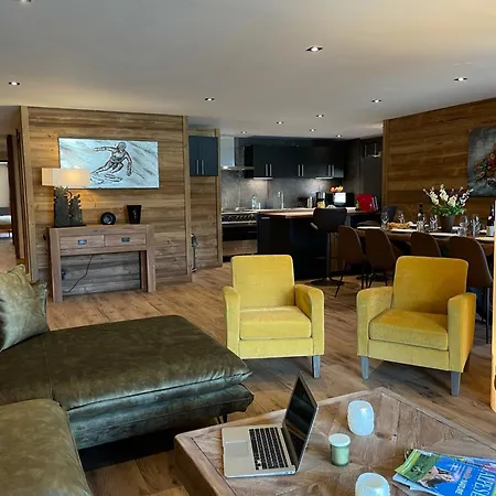 Tetra Apartment *